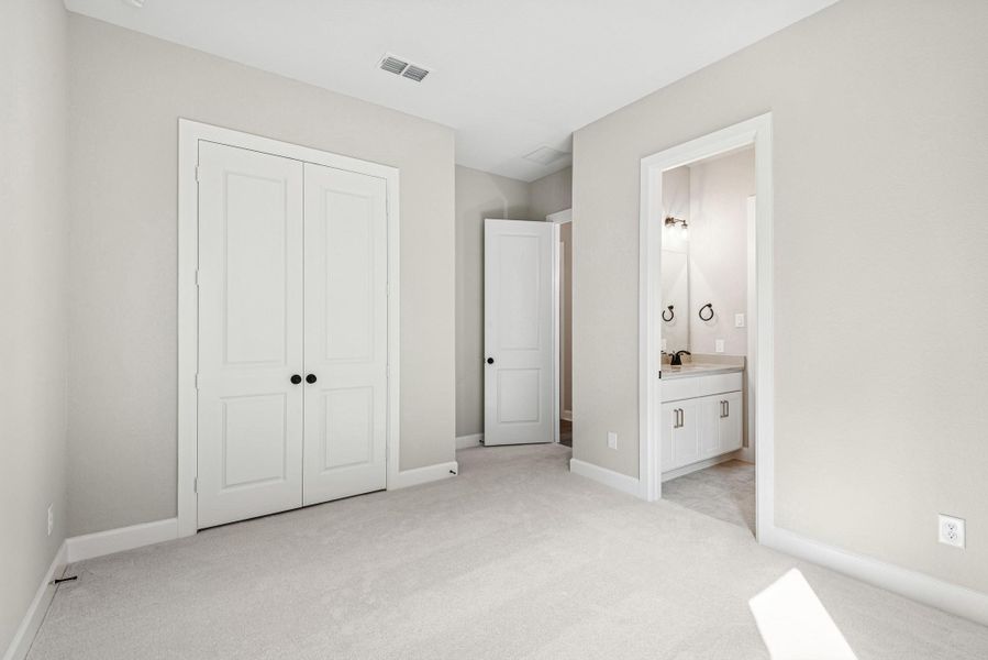 Spacious, unfurnished interior of a new home in ARTAVIA 65' Homesites, Conroe (Image 19).