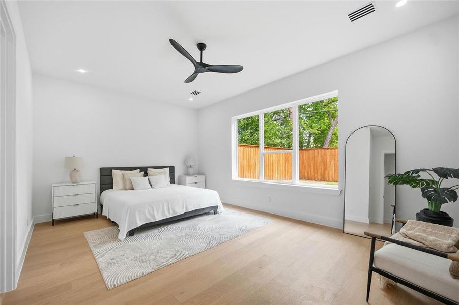 Furnished interior view inside a new home in , Dallas (Image 12).
