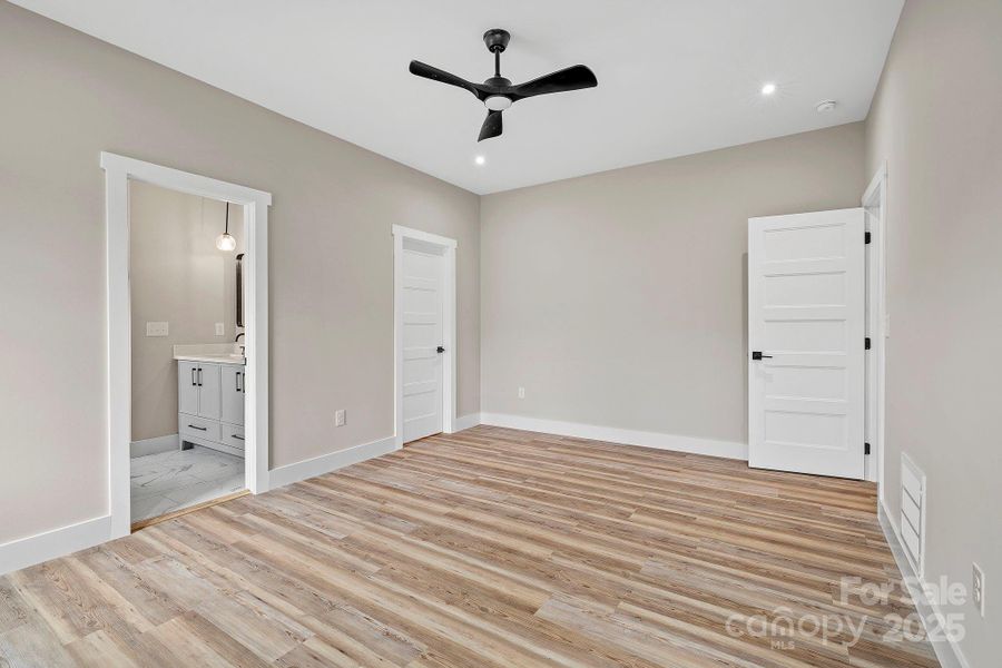 Spacious, unfurnished interior of a new home in , Asheville (Image 22).