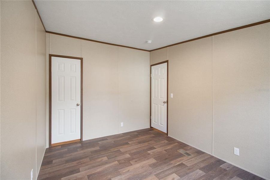 Spacious, unfurnished interior of a new home in , Hudson (Image 6).