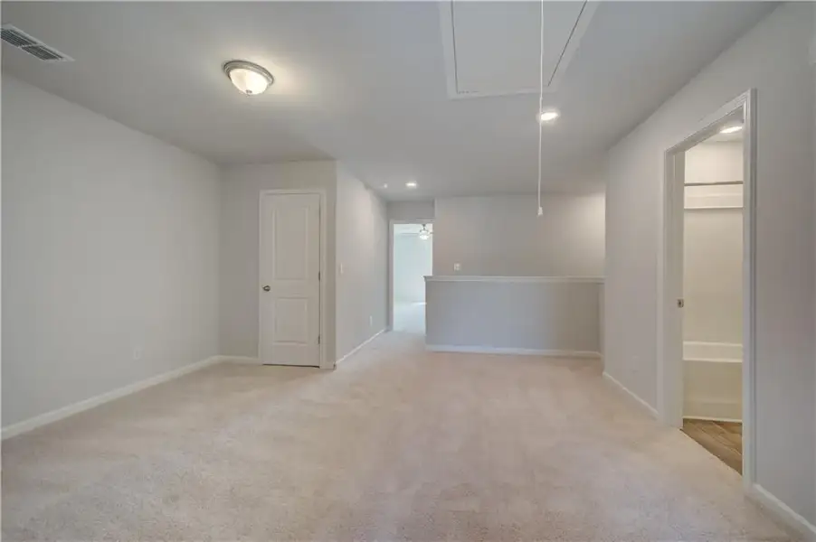 Spacious, unfurnished interior of a new home in Diamante, Stockbridge (Image 17). Spacious, unfurnished interior of a new home in Diamante, Stockbridge (Image 17).