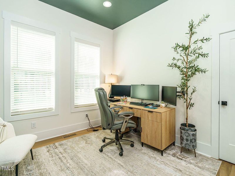 006-1280x960-study 006-1280x960-study