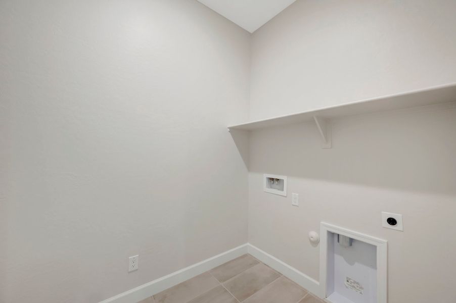 Spacious, unfurnished interior of a new home in Sentiero at Windrose, Waddell (Image 14). Spacious, unfurnished interior of a new home in Sentiero at Windrose, Waddell (Image 14).