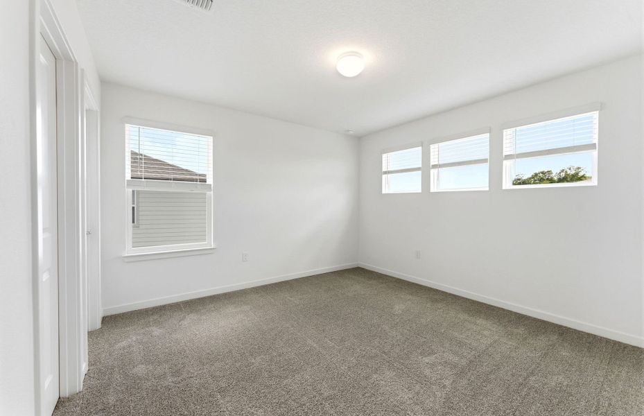 Spacious, unfurnished interior of a new home in Marion Ranch, Ocala (Image 19).