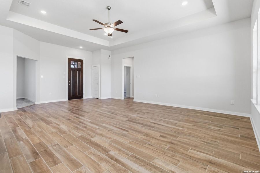 Spacious, unfurnished interior of a new home in Lonesome Dove, San Antonio (Image 23).