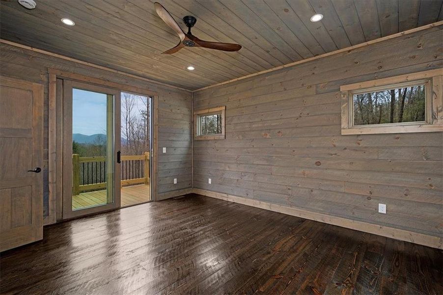 Spacious, unfurnished interior of a new home in , Ellijay (Image 15).