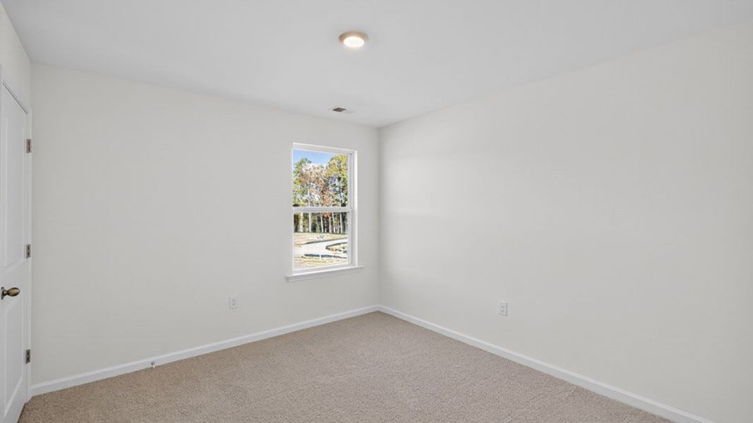 Spacious, unfurnished interior of a new home in Willow Mill, Thomasville (Image 27).