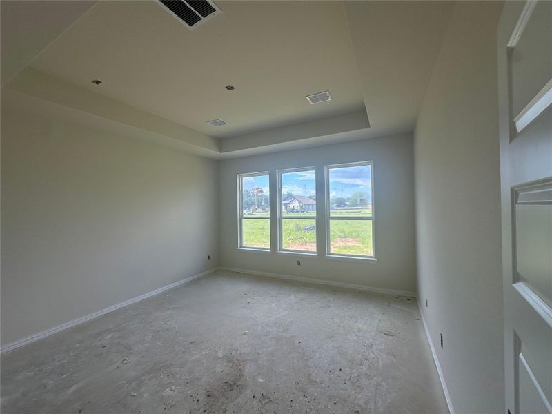 Spacious, unfurnished interior of a new home in Ellis Cove, Seabrook (Image 29).