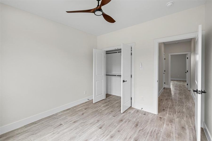 Spacious, unfurnished interior of a new home in , Granbury (Image 30).