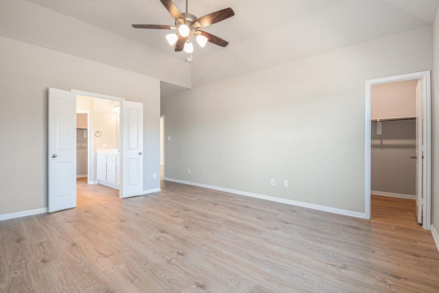 Spacious, unfurnished interior of a new home in Clear View Estates, Willis (Image 14).