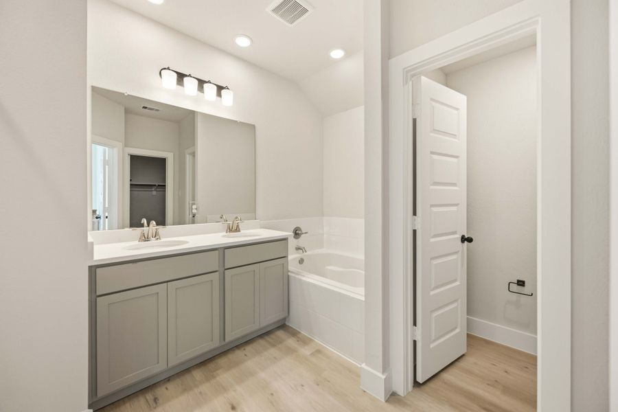 13219 Retiro Dr - Picasso - Primary Bathroom