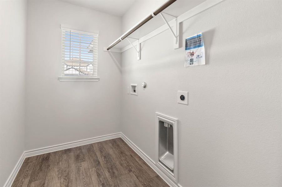 Spacious, unfurnished interior of a new home in Sycamore Landing, Fort Worth (Image 11).