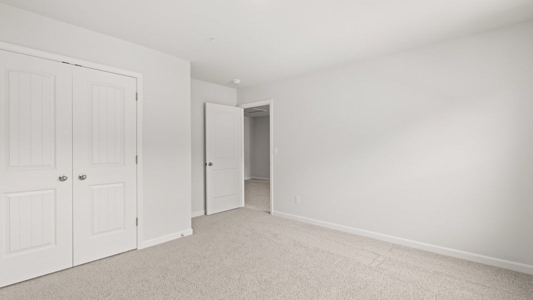 Representative unfurnished interior of a home built from the Hanover by D.R. Horton in Creekview, Atlanta (Image 27).