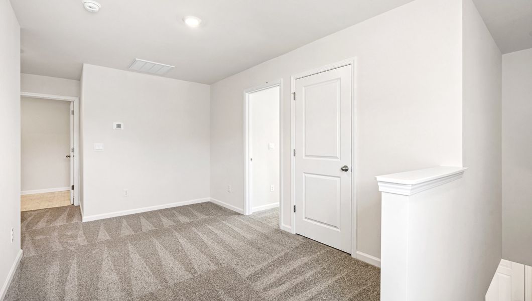 Spacious, unfurnished interior of a new home in Baxter Village, Boiling Springs (Image 20).