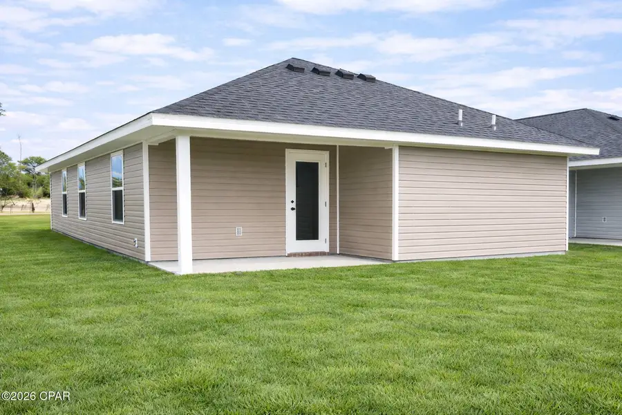 Exterior details and patio area of a home in Fox Glenn, Panama City (Image 2). Exterior details and patio area of a home in Fox Glenn, Panama City (Image 2).