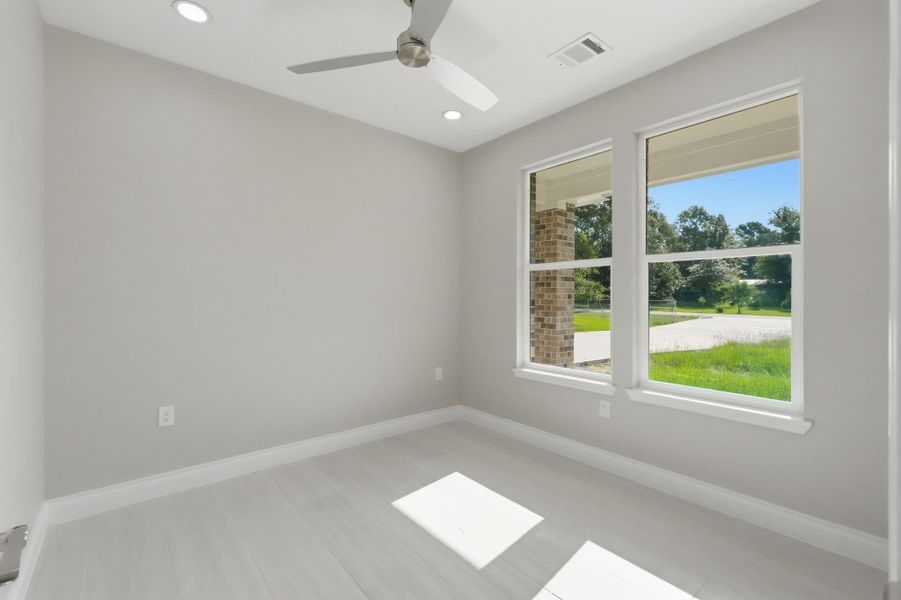 Spacious, unfurnished interior of a new home in , Conroe (Image 35). Spacious, unfurnished interior of a new home in , Conroe (Image 35).