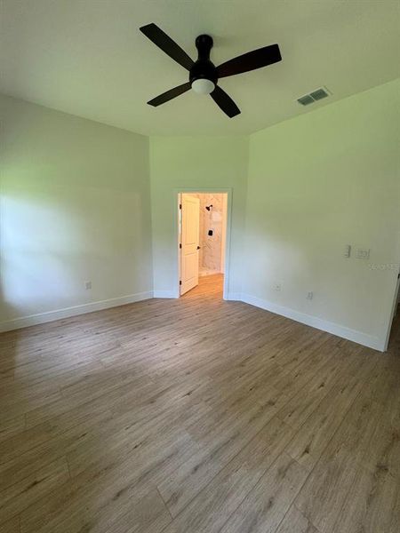 Spacious, unfurnished interior of a new home in , Port Charlotte (Image 17).