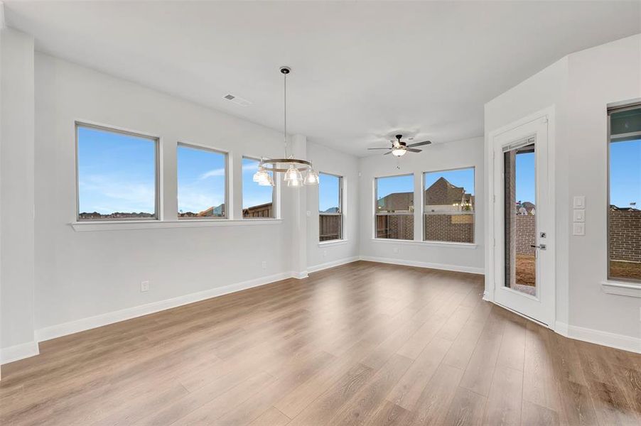 Spacious, unfurnished interior of a new home in Myrtle Creek, Waxahachie (Image 36).