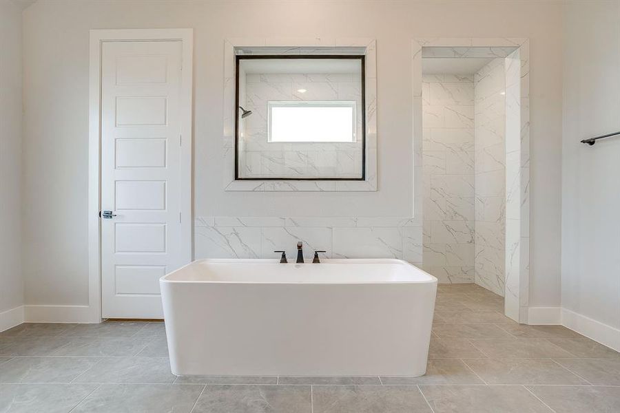 Furnished interior view inside a new home in Waterfall Ranch, Waxahachie (Image 10).