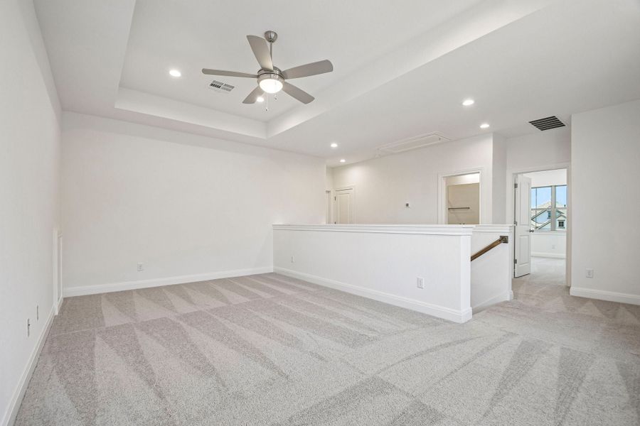 Spacious, unfurnished interior of a new home in 6 Creeks, Kyle (Image 20).