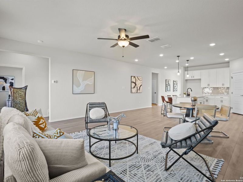 Furnished interior view inside a new home in Hannah Heights, Seguin (Image 14).