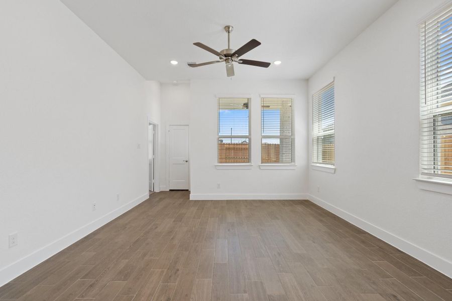 Spacious, unfurnished interior of a new home in Emory Glen, Magnolia (Image 24).