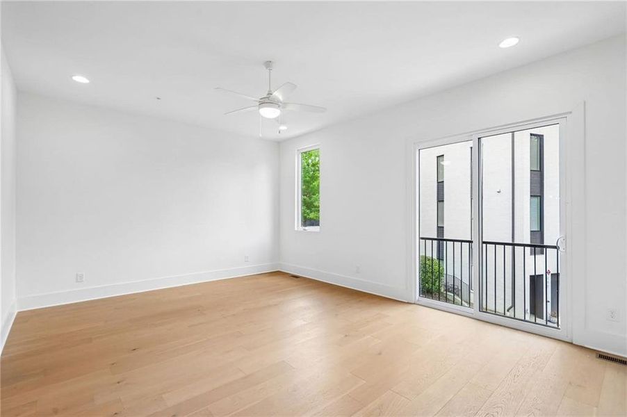 Spacious, unfurnished interior of a new home in , Decatur (Image 17).