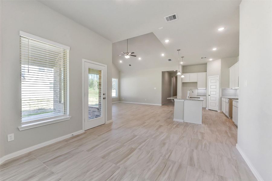 Spacious, unfurnished interior of a new home in Encino Estates, Dayton (Image 13). Spacious, unfurnished interior of a new home in Encino Estates, Dayton (Image 13).