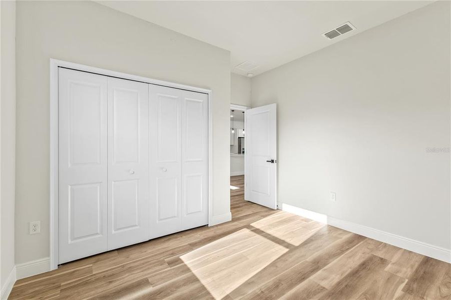 Spacious, unfurnished interior of a new home in , Ocala (Image 21).