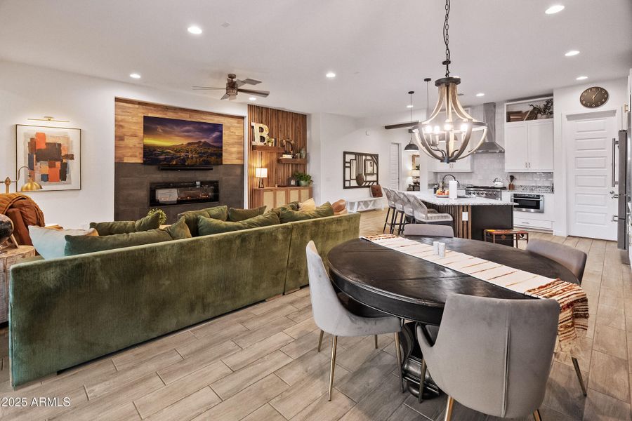 Living/Dining Living/Dining