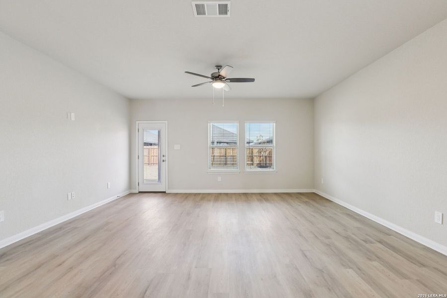 Spacious, unfurnished interior of a new home in Catalina, Converse (Image 44).