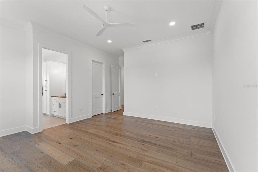 Spacious, unfurnished interior of a new home in , Tampa (Image 43).