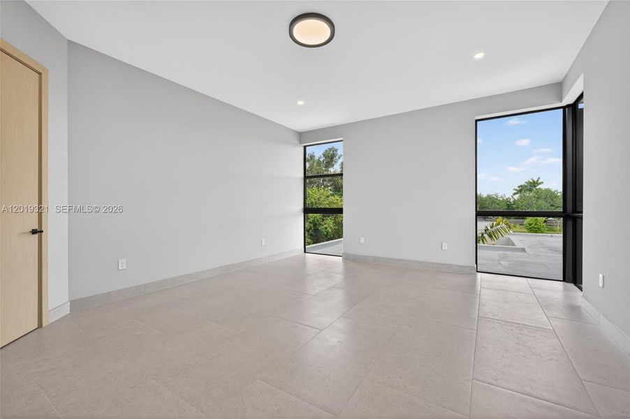 Spacious, unfurnished interior of a new home in , Southwest Ranches (Image 25).
