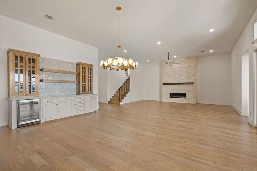Spacious, unfurnished interior of a new home in The Resort on Eagle Mt. Lake, Fort Worth (Image 46).