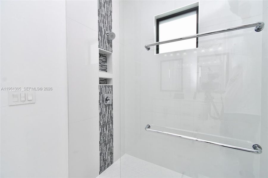 Close-up of interior finishes inside a home in , Lehigh Acres (Image 18). Close-up of interior finishes inside a home in , Lehigh Acres (Image 18).