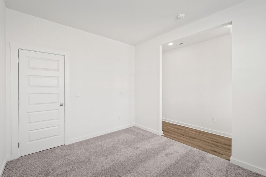 Spacious, unfurnished interior of a new home in Calista Farms, White House (Image 24).