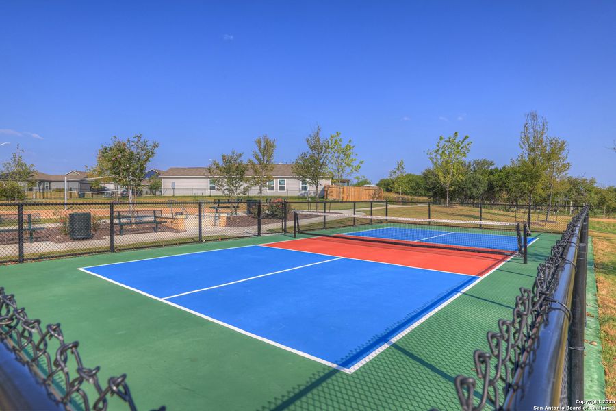 Community amenities in Sunset Oaks, Maxwell (Image 26).