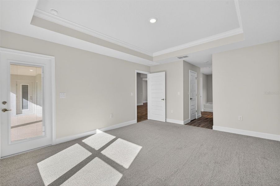 Spacious, unfurnished interior of a new home in Hill Country Estates, Dade City (Image 31).