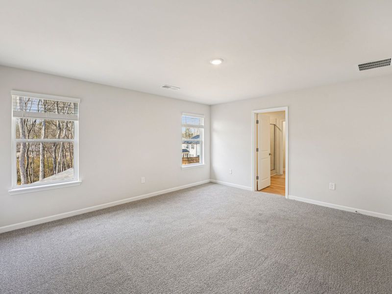 Spacious, unfurnished interior of a new home in Preserve at Mountain Creek, Pendergrass (Image 16).