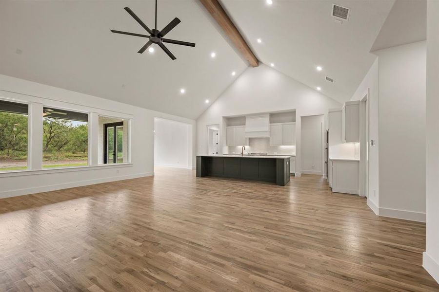 Spacious, unfurnished interior of a new home in Rolling Creek Ranch, Aledo (Image 36).