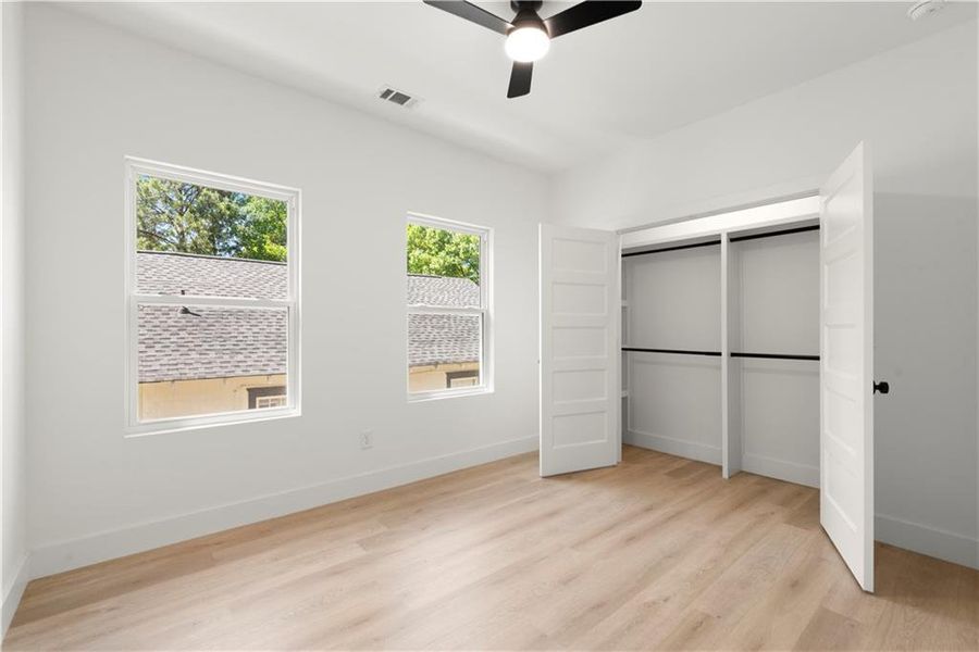 Spacious, unfurnished interior of a new home in , Atlanta (Image 43).