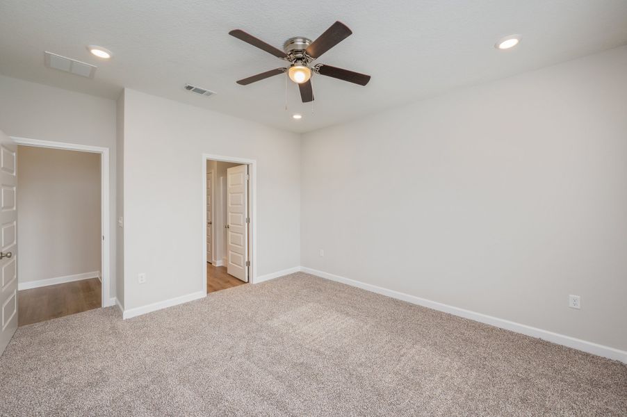 Spacious, unfurnished interior of a new home in Blossom Grove, Crestview (Image 22).