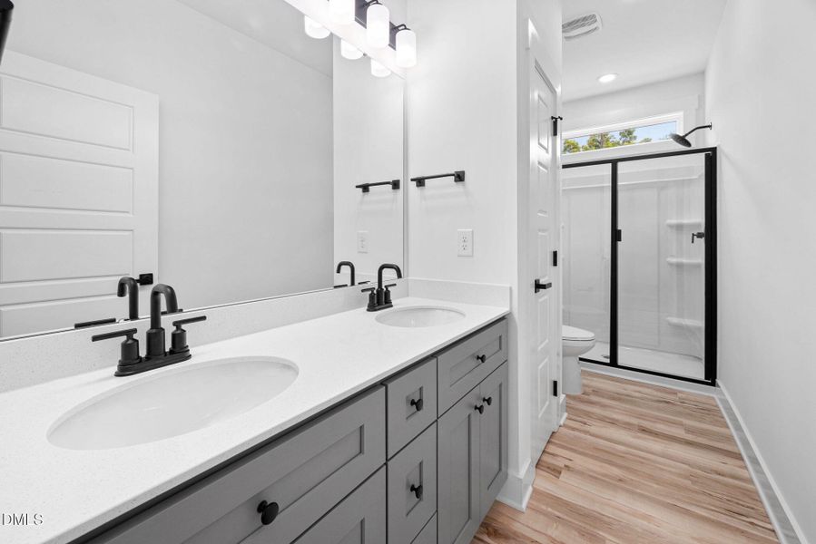 27-web-or-mls-305-w-barden-st 27-web-or-mls-305-w-barden-st