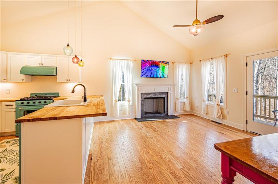 Furnished interior view inside a new home in , Dahlonega (Image 11).