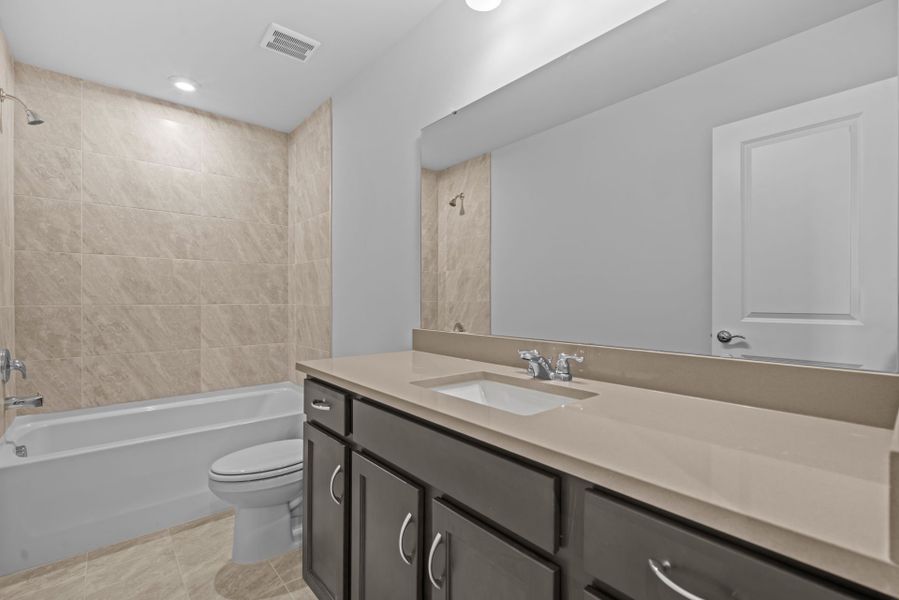 Furnished interior view inside a new home in Sparrow Creek, Boiling Springs (Image 5). Furnished interior view inside a new home in Sparrow Creek, Boiling Springs (Image 5).