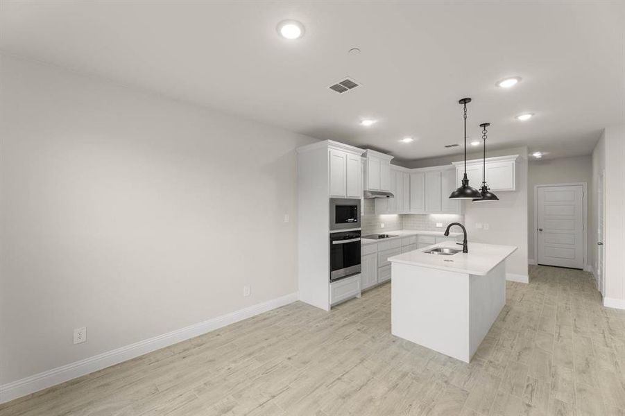 655 Sandiford-Dining-1