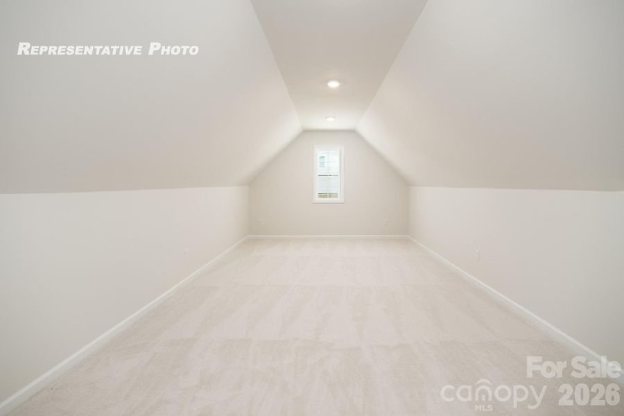 Spacious, unfurnished interior of a new home in Sylvan Creek, Denver (Image 27).