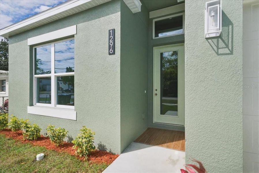 Exterior details and patio area of a home in , Orlando (Image 22).