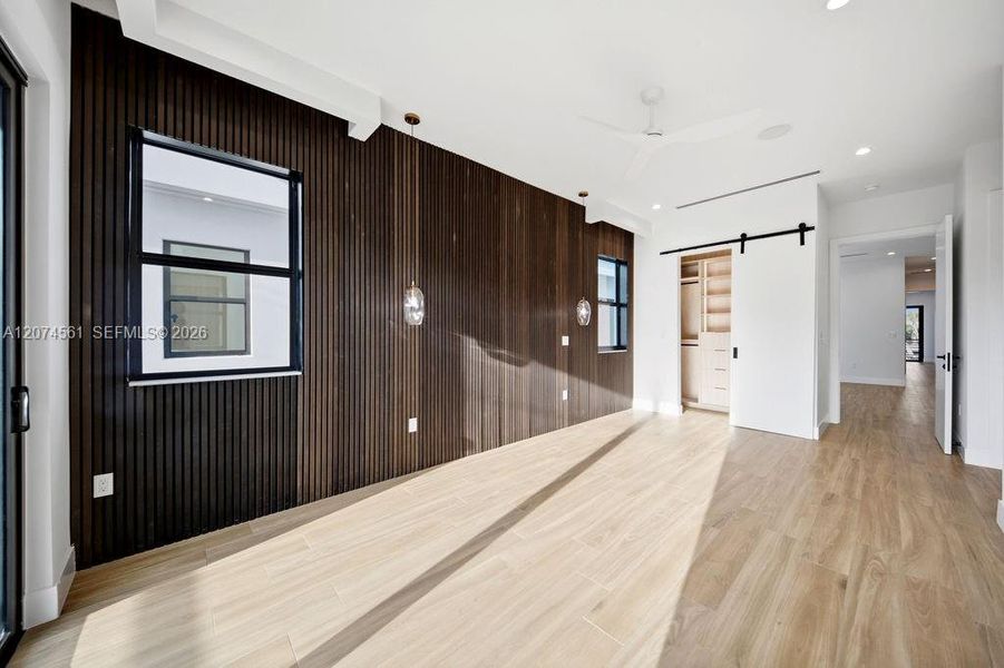 Spacious, unfurnished interior of a new home in , Fort Lauderdale (Image 23).