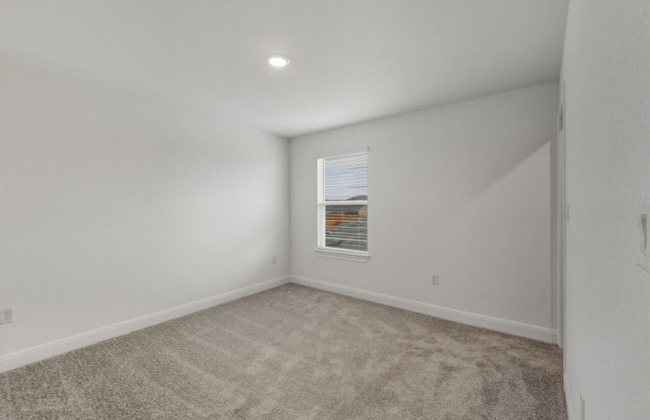 Spacious, unfurnished interior of a new home in Lagos, Manor (Image 33).